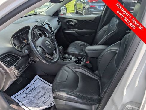 Used 2019 Jeep Cherokee Limited AWD/4WD image 13