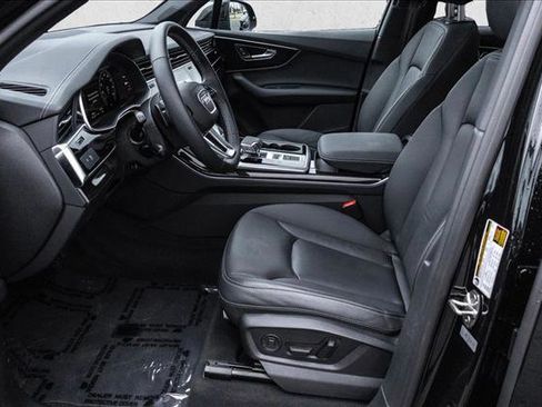 Used 2025 Audi Q7 Premium w/ Convenience Plus Package image 12