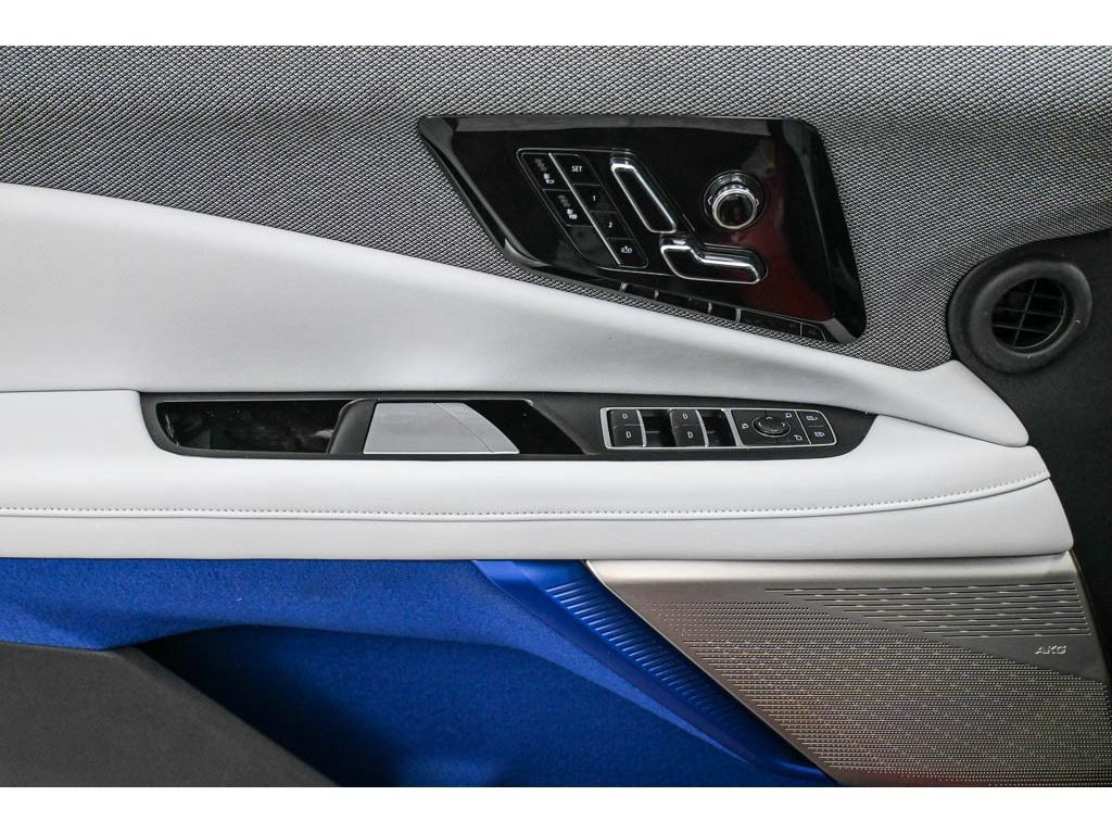 Certified 2025 Cadillac Optiq Sport 1 AWD/4WD image 33