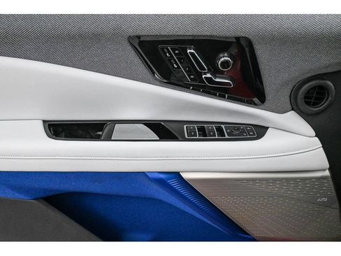 Certified 2025 Cadillac Optiq Sport 1 AWD/4WD image 33