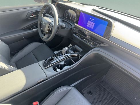 Used 2026 Toyota Crown Platinum image 19