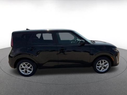 Used 2025 Kia Soul LX w/ LX Technology Package FWD image 16