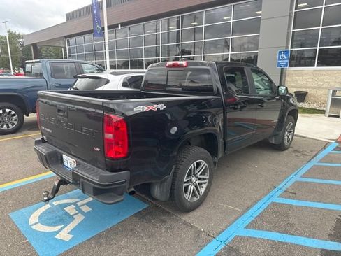 Used 2022 Chevrolet Colorado LT w/ Luxury Package AWD/4WD image 6