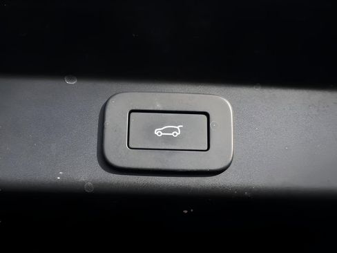 Used 2023 Land Rover Range Rover Sport SE image 17