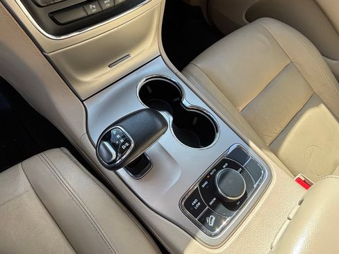 Used 2015 Jeep Grand Cherokee Limited w/ Trailer Tow Group IV AWD/4WD image 19