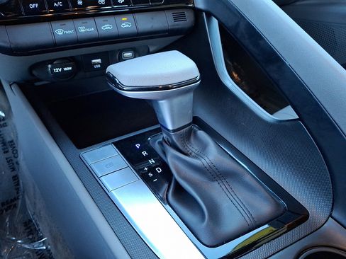 Certified 2023 Hyundai Elantra SEL image 22