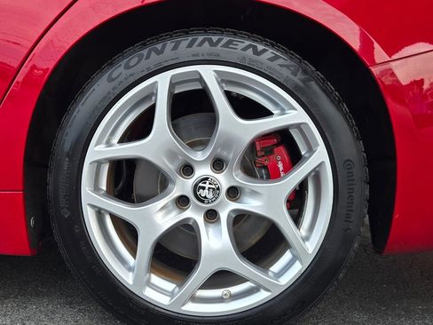 Used 2022 Alfa Romeo Giulia Ti image 7