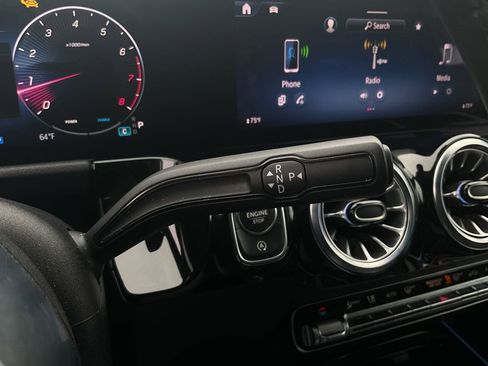 Used 2025 Mercedes-Benz GLA 250 image 37