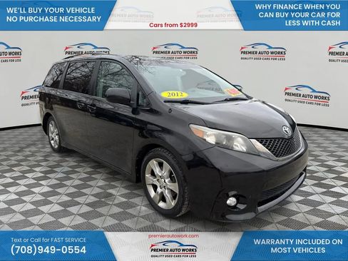 Used 2012 Toyota Sienna SE FWD image 3
