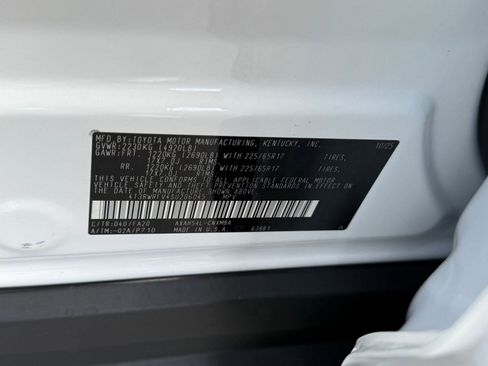 Used 2025 Toyota RAV4 XLE image 21