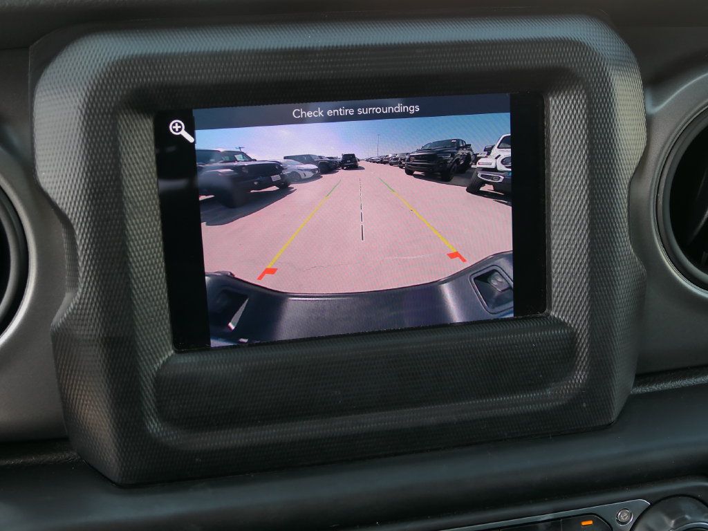 Certified 2023 Jeep Gladiator Sport AWD/4WD image 21