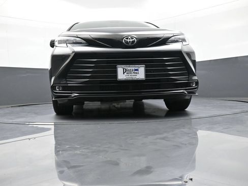 Certified 2026 Toyota Sienna XLE Woodland Edition AWD/4WD image 29
