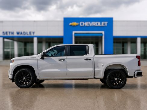 Used 2021 Chevrolet Silverado 1500 Custom w/ LPO, Dark Essentials Package RWD image 4