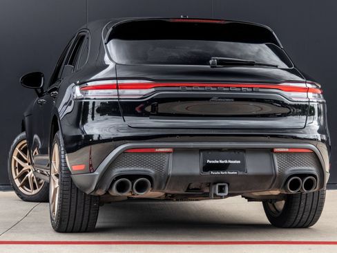 Certified 2023 Porsche Macan AWD/4WD image 3