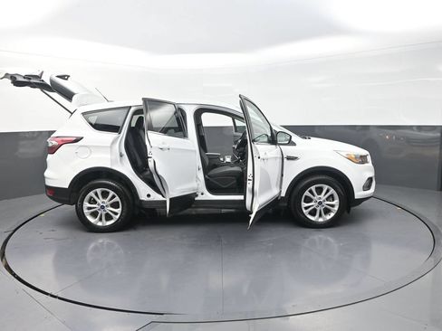 Used 2017 Ford Escape SE AWD/4WD image 36