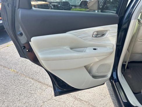 Used 2018 Nissan Murano Platinum w/ Cargo Package FWD image 18