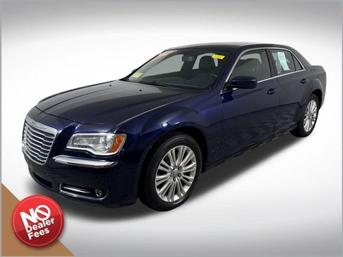 Used 2014 Chrysler 300 AWD image 7