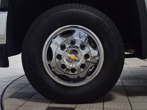 Used 2024 Chevrolet Silverado 3500 W/T image 27