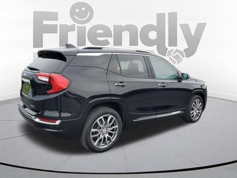 Used 2022 GMC Terrain Denali w/ Denali Premium Package AWD/4WD image 5