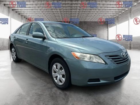 Used 2007 Toyota Camry LE FWD image 3