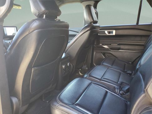 Used 2020 Ford Explorer XLT w/ Equipment Group 202A image 10