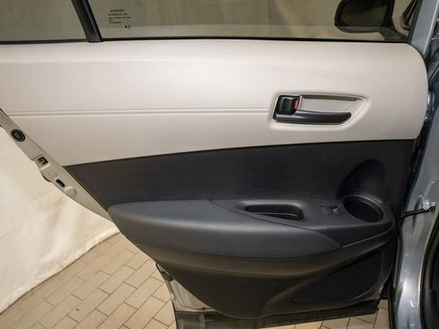 Certified 2024 Toyota Corolla Cross L image 8