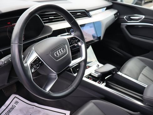 Used 2021 Audi e-tron Premium Plus w/ Premium Plus Package AWD/4WD image 10