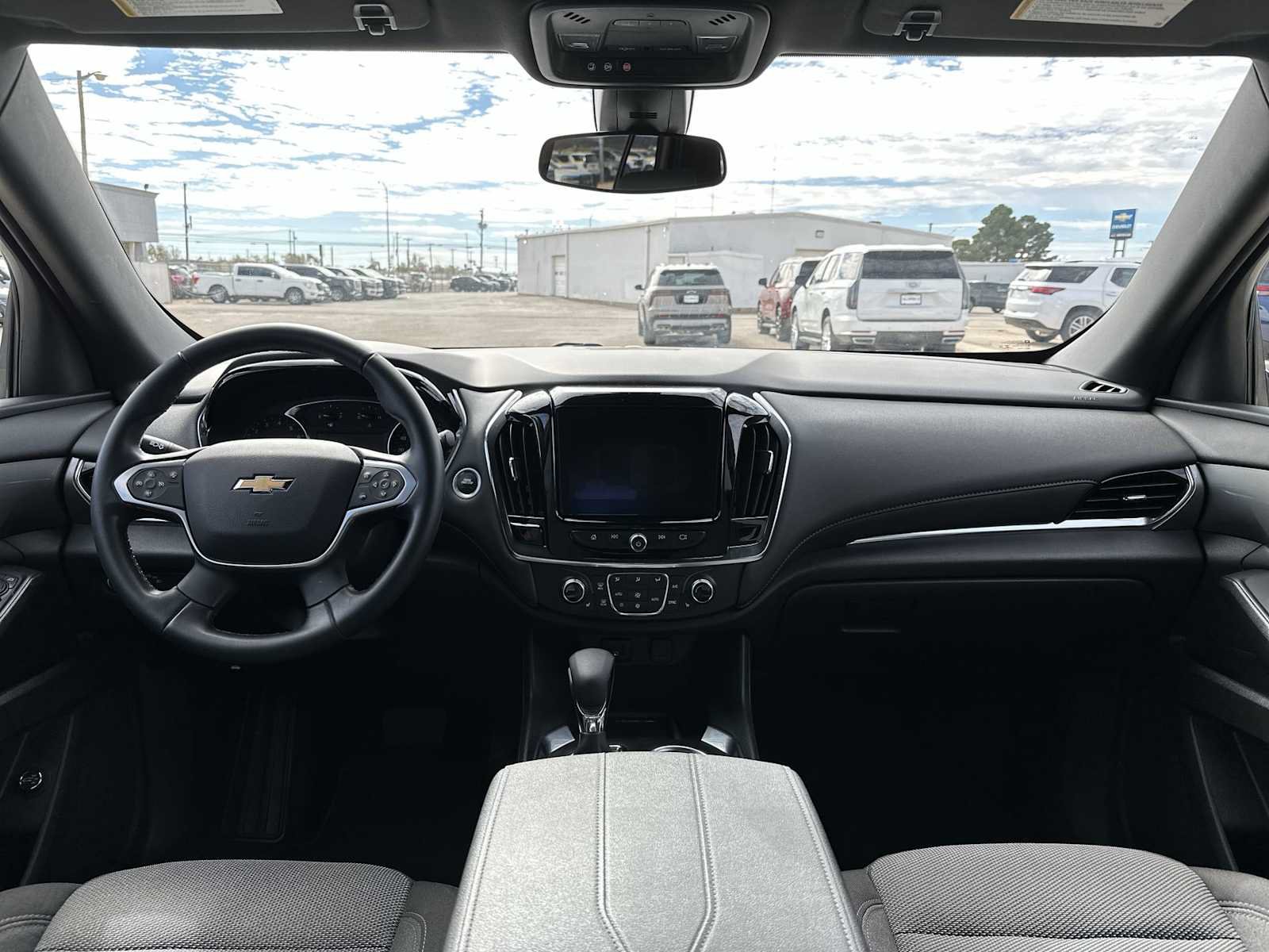 Used 2023 Chevrolet Traverse LT FWD image 18