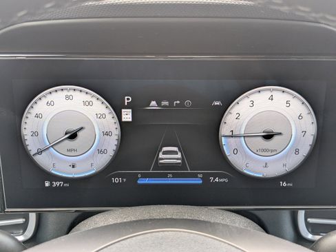 Used 2025 Hyundai Elantra Limited w/ Cargo Package FWD image 24