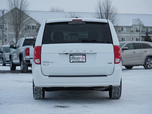 Used 2017 Dodge Grand Caravan SE w/ Power Window Group image 4