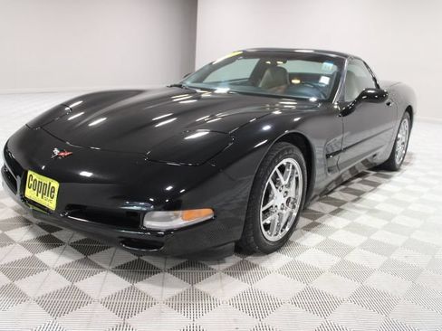 Used 2001 Chevrolet Corvette Coupe w/ Preferred Equipment Group1 RWD image 5