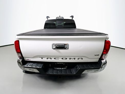Used 2018 Toyota Tacoma SR5 image 6