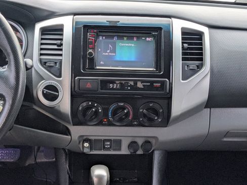 Used 2012 Toyota Tacoma 4x4 Double Cab w/ SR5 Pkg image 18