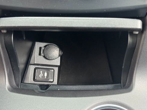 Used 2017 Toyota Camry SE image 30