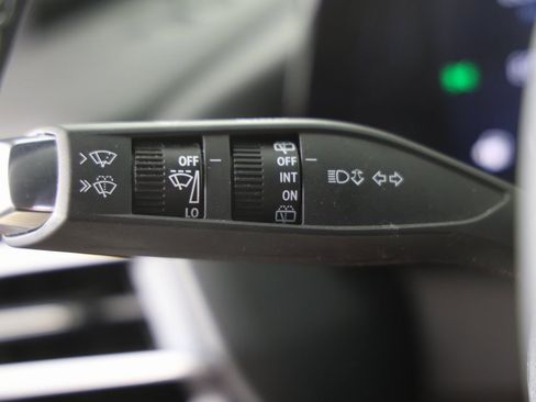 Used 2024 Chevrolet Traverse Z71 image 28