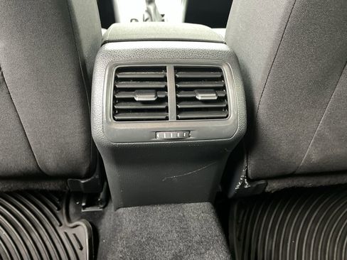 Used 2016 Volkswagen Golf S image 11