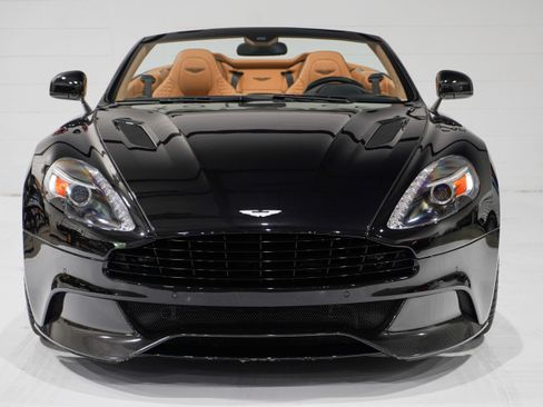 Used 2017 Aston Martin Vanquish Volante RWD image 5