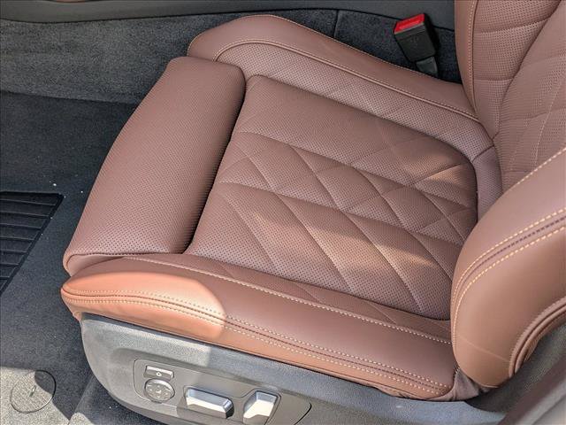 Used 2026 BMW X5 xDrive40i w/ Premium Package AWD/4WD image 4