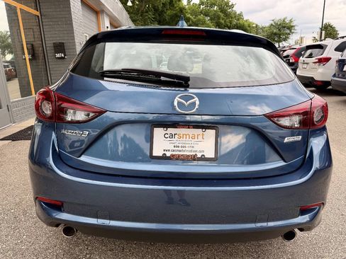 Used 2018 MAZDA MAZDA3 Touring FWD image 9