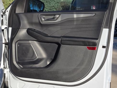 Used 2025 Ford Escape Active image 29