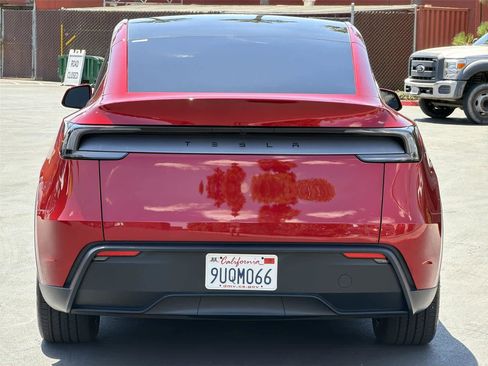 Used 2026 Tesla Model Y AWD image 6