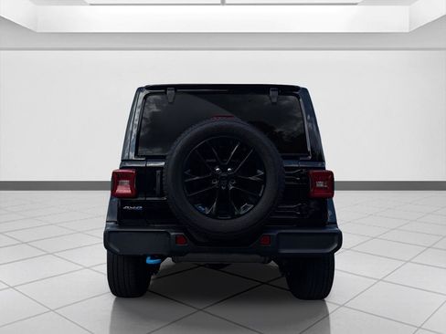 Used 2023 Jeep Wrangler Unlimited Sahara w/ Cold Weather Group AWD/4WD image 4