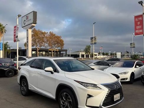 Used 2018 Lexus RX 450hL Luxury w/ Accessory Package AWD/4WD image 3