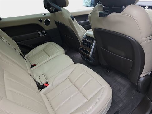 Used 2020 Land Rover Range Rover Sport HSE image 13