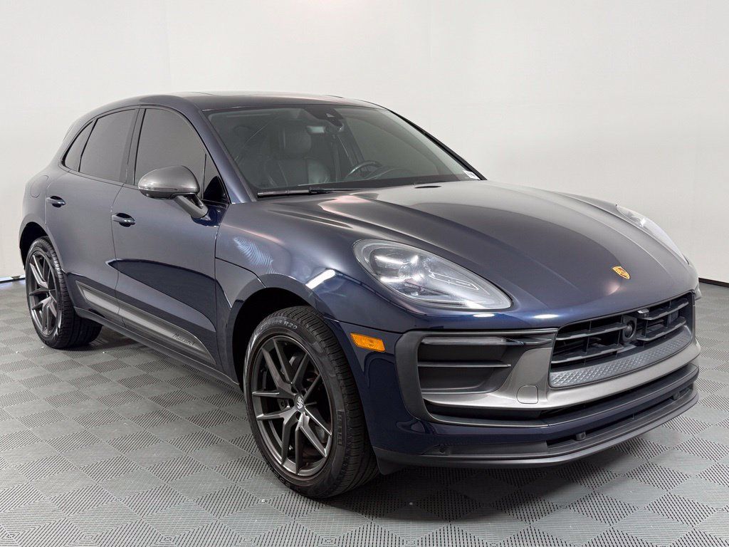 Certified 2023 Porsche Macan Turbo AWD/4WD image 9