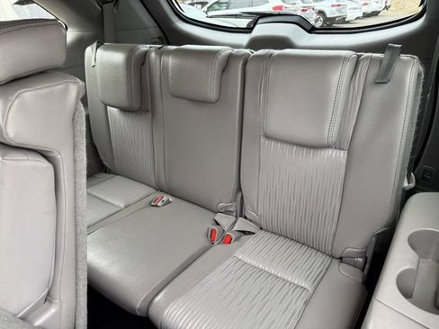 Used 2018 Toyota Highlander Plus AWD/4WD image 18