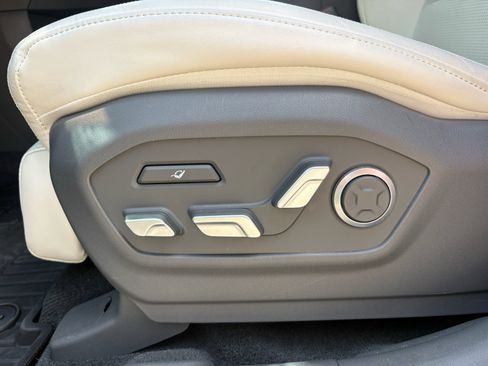 Used 2025 Hyundai Santa Fe Calligraphy FWD image 27