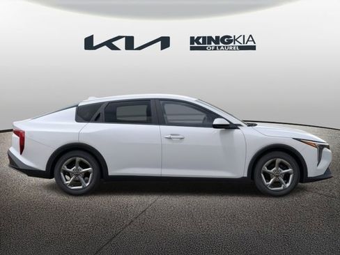 New 2026 Kia K4 LXS image 8