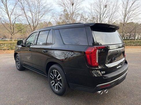 Used 2023 GMC Yukon AT4 w/ AT4 Premium Plus Package image 8