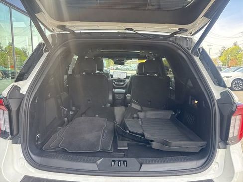 Used 2025 Ford Explorer ST-Line w/ Premium Package AWD/4WD image 5